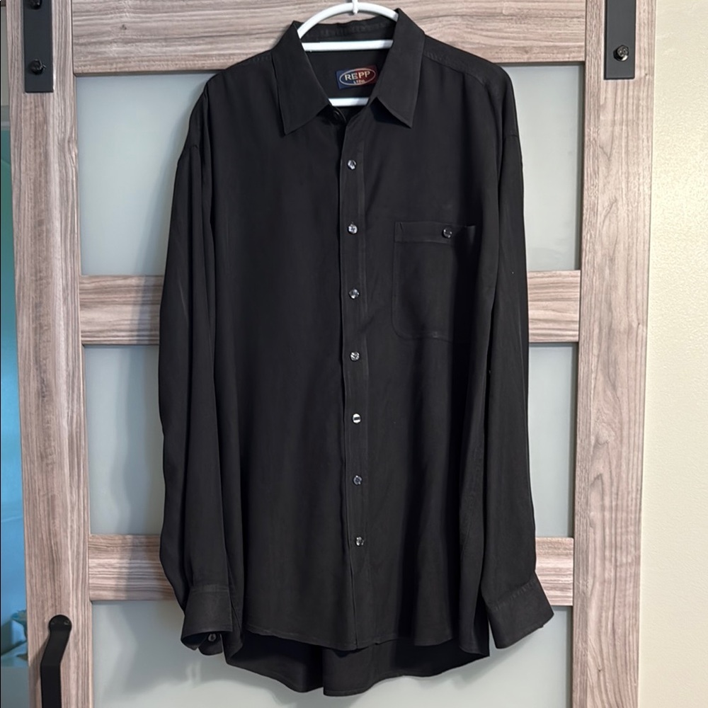 Black Casual Button Down Shirt with Relaxed Fit REPP Size 2XLT Shirttail Hem